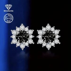 🖤🖤NEW🖤🖤 STUNNING!! S925 Moissanite Black Snowflake Stud Earrings